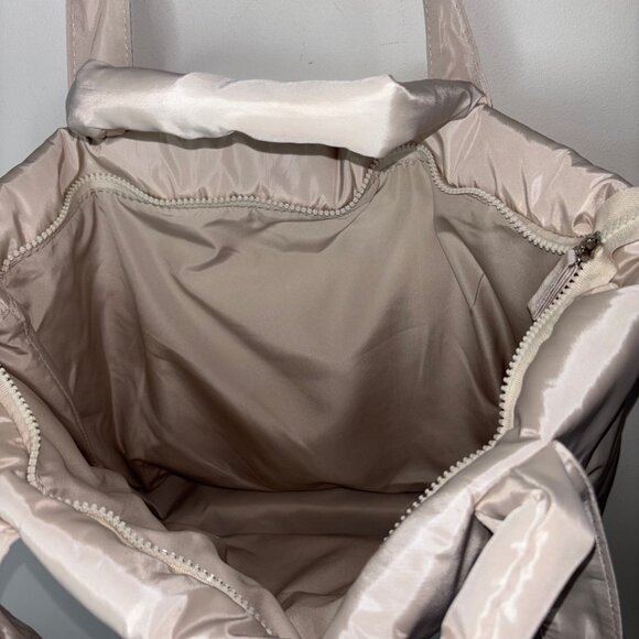 Wilo The Label CreamTrapezium Tote Double Handle Tote Bag Padded - Picture 5 of 7